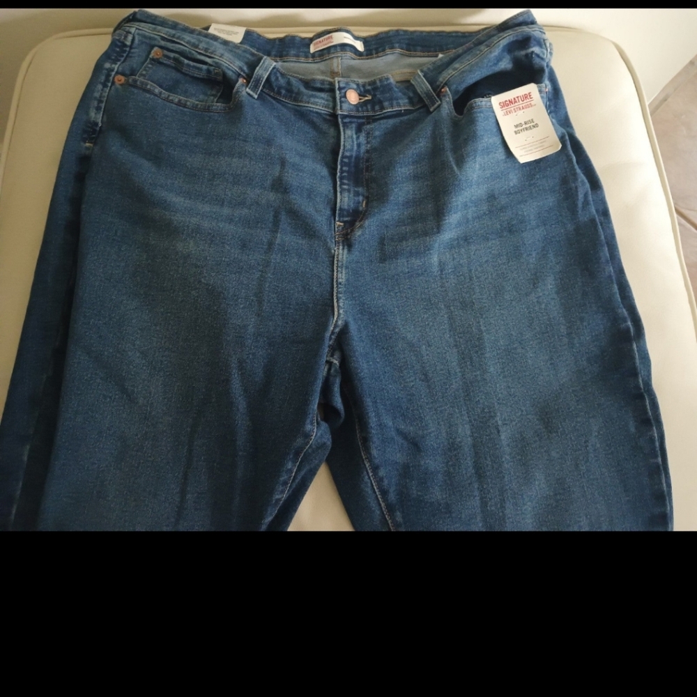 Women's Levi's Crop pants size 22w